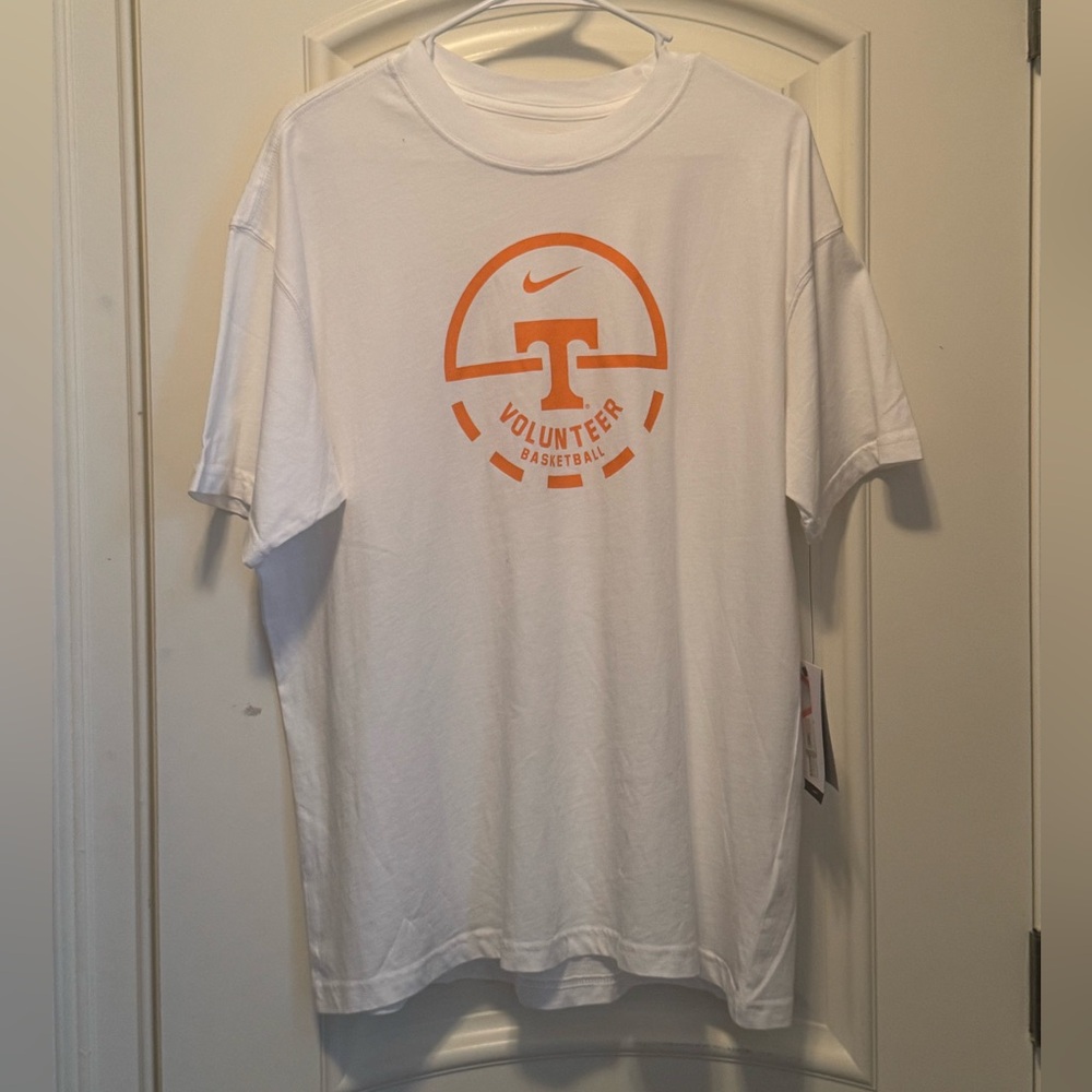 University of Tennessee Basketball White Nike Loose Fit Tee NWT